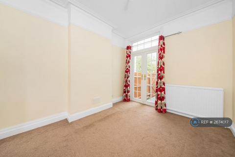 3 bedroom end of terrace house to rent, Ecclesbourne Road, Thornton Heath, CR7