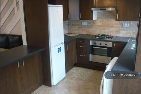 3 bedroom terraced house to rent, Tudor Walk, Newcastle Upon Tyne, NE3