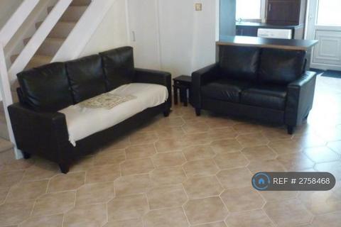 3 bedroom terraced house to rent, Tudor Walk, Newcastle Upon Tyne, NE3
