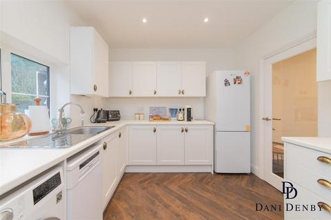 3 bedroom semi-detached house for sale, The Grove, Edgware HA8