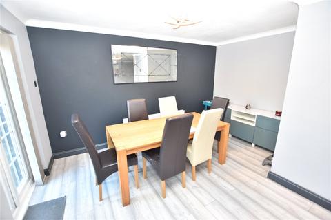 4 bedroom link detached house for sale, Comfrey Close, Hampshire GU14