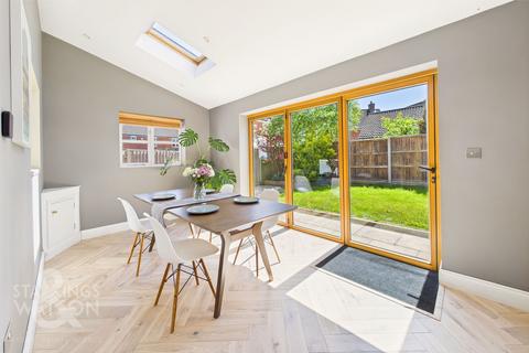 3 bedroom semi-detached house for sale, Bromedale Avenue, Mulbarton, Norwich