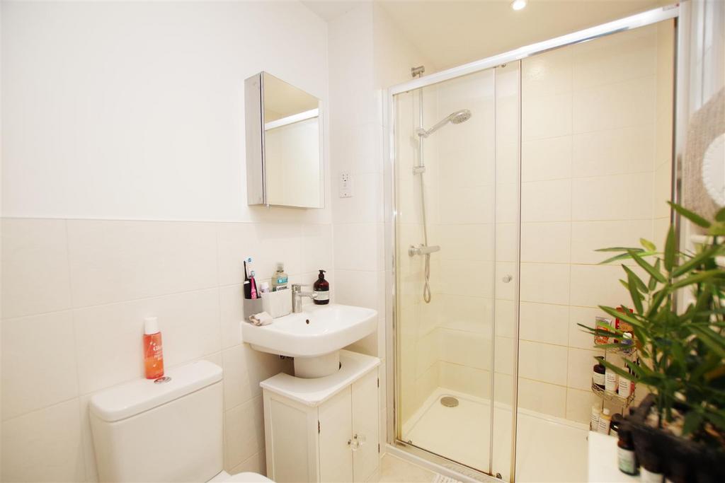 En-Suite Shower