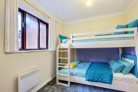 3 bedroom terraced house for sale, Clough Court, Nottingham