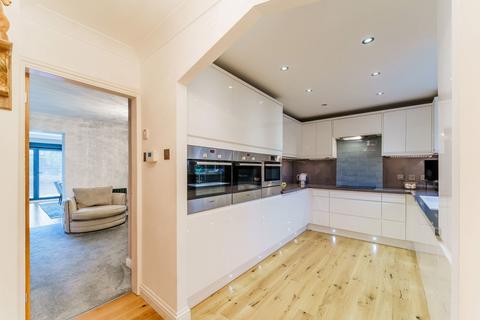 3 bedroom detached house for sale, The Green, Selby YO8