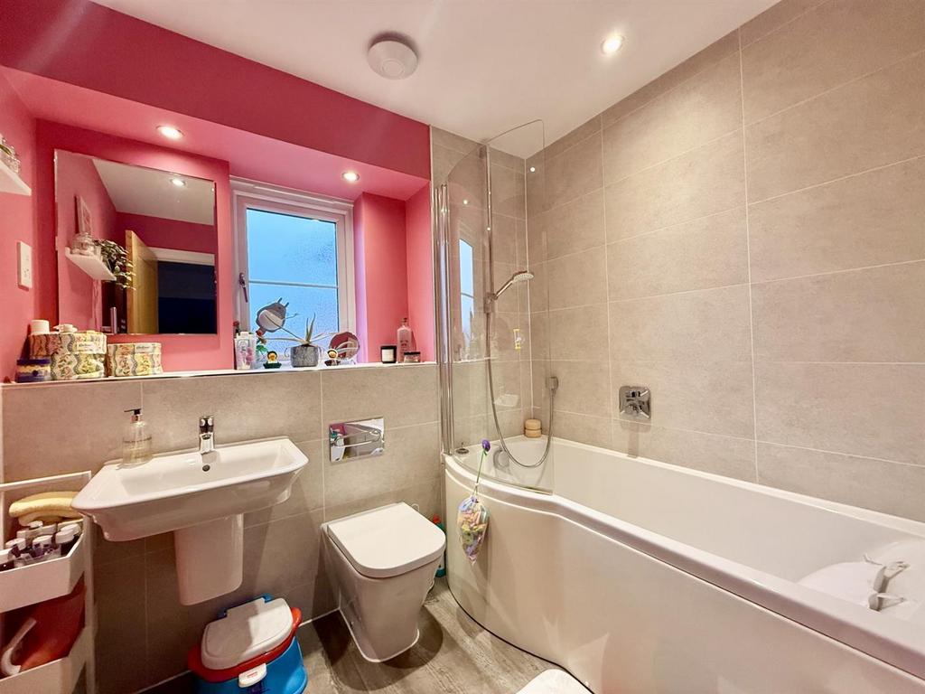 Bathroom.jpg