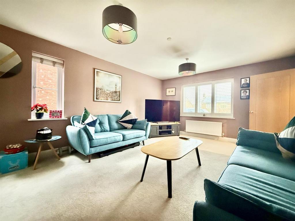 Lounge1.jpg