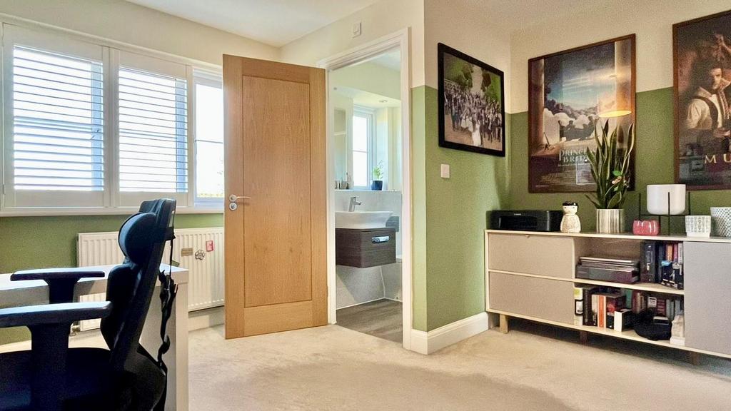 Bedroom2,,.jpg