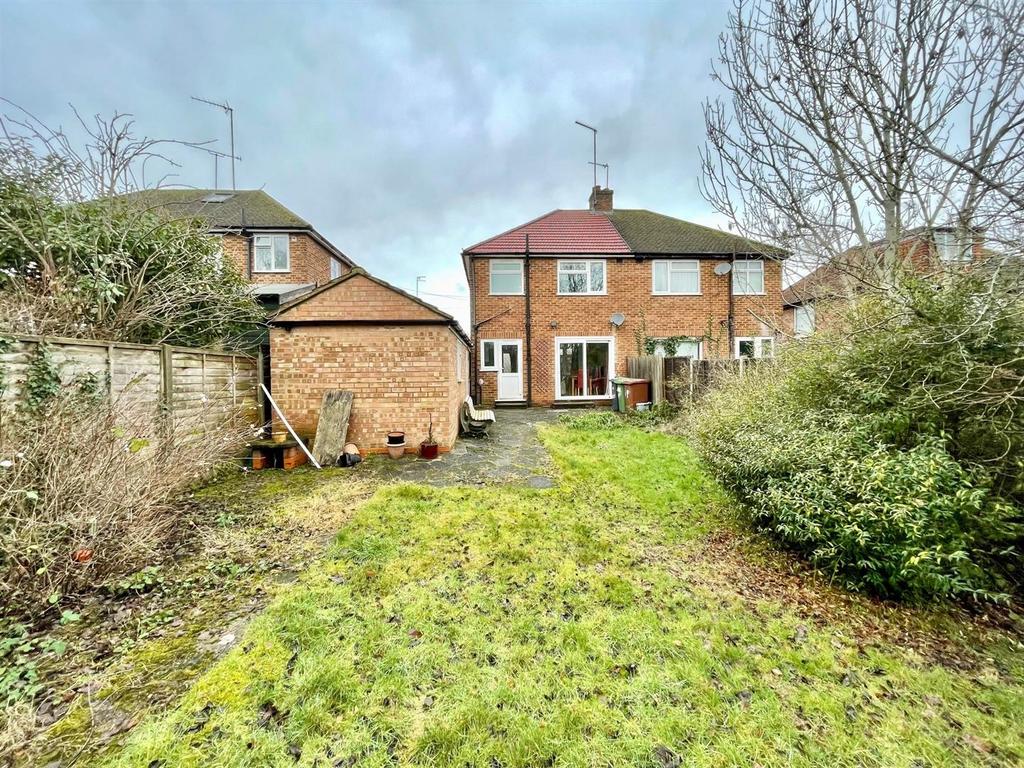 Rear garden 1.jpg