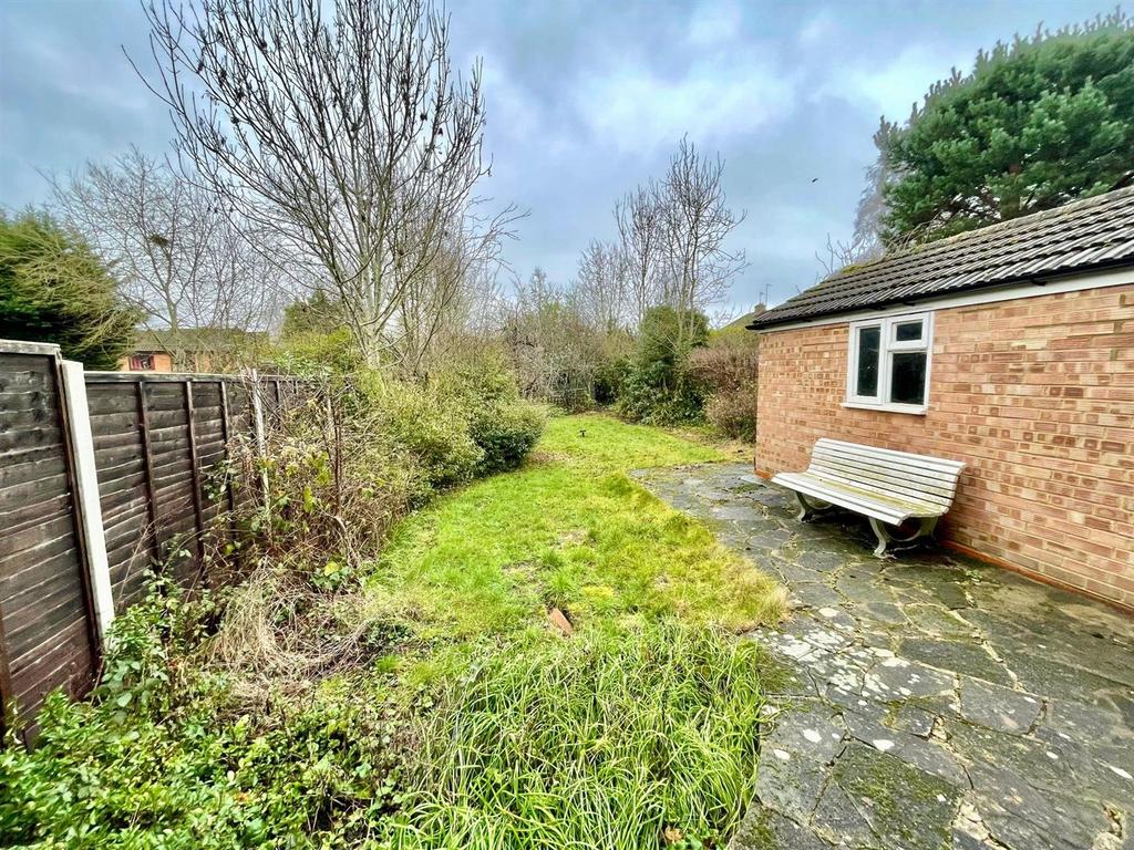 Rear garden 2.jpg