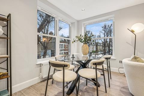 2 bedroom flat for sale, Chiswick High Road, London W4