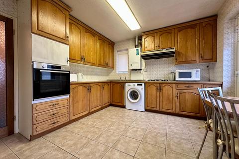 3 bedroom semi-detached bungalow for sale, Mountnessing Road, Billericay CM12