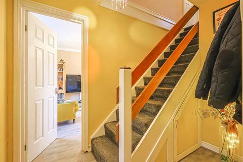 2 bedroom semi-detached house for sale, Tendring Avenue, Rayleigh SS6