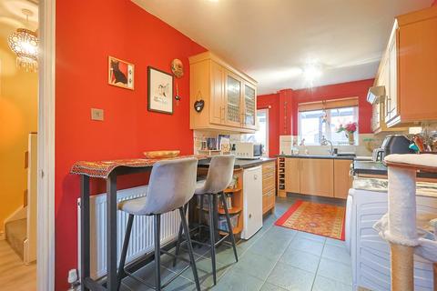 2 bedroom semi-detached house for sale, Tendring Avenue, Rayleigh SS6