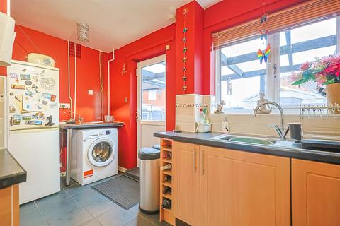 2 bedroom semi-detached house for sale, Tendring Avenue, Rayleigh SS6