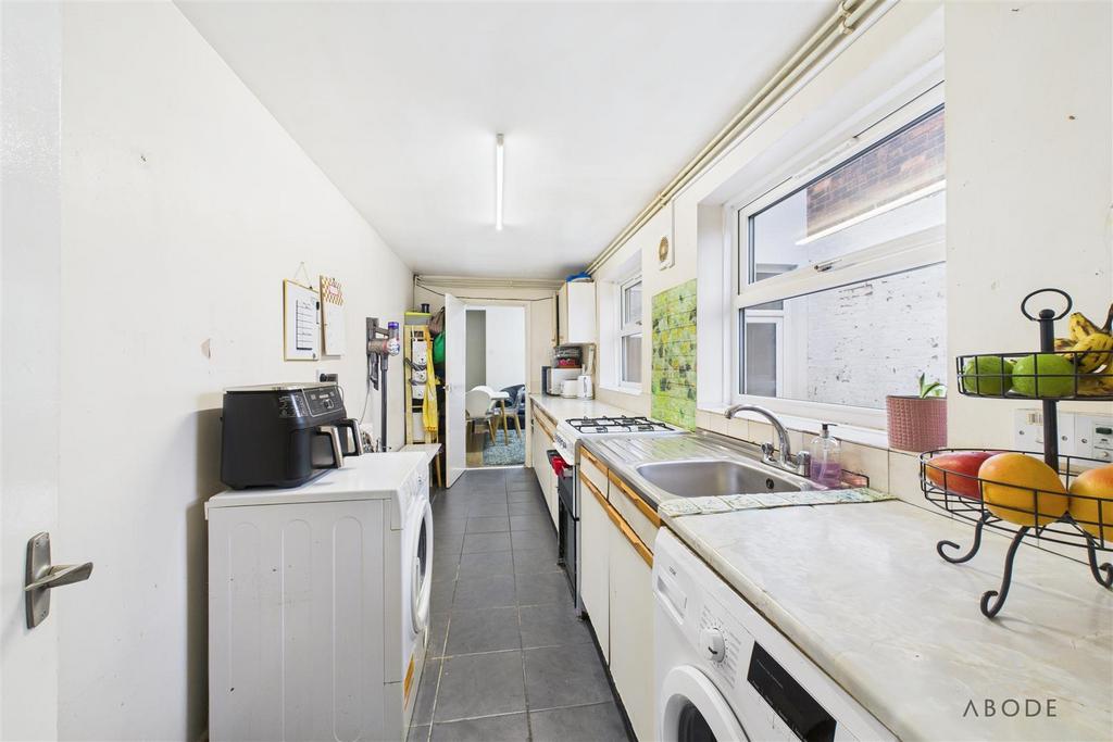 CAM01882 G0-PR0258-STILL010.jpg