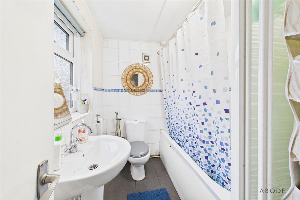 CAM01882 G0-PR0258-STILL011.jpg