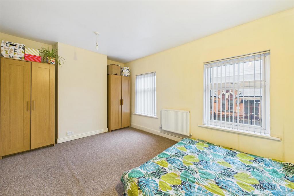 CAM01882 G0-PR0258-STILL014.jpg