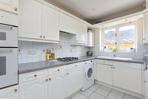 4 bedroom semi-detached house for sale, Station Road West, Canterbury