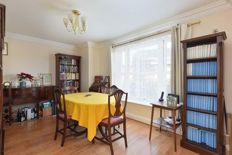 4 bedroom semi-detached house for sale, Station Road West, Canterbury