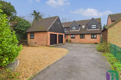 5 bedroom detached house for sale, Woad Lane, Milton Keynes MK14