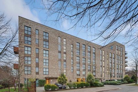 2 bedroom maisonette for sale, Lakeside Drive, London NW10