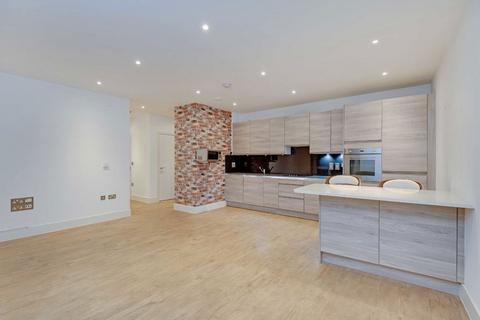 2 bedroom maisonette for sale, Lakeside Drive, London NW10