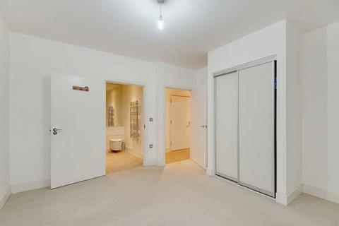 2 bedroom maisonette for sale, Lakeside Drive, London NW10