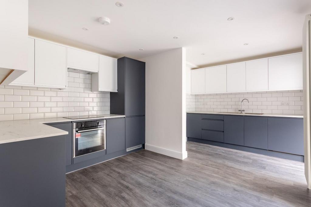 Kitchen (1).jpg
