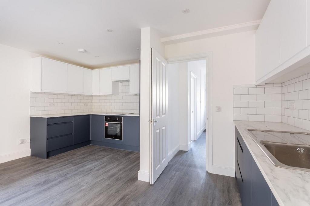 Kitchen (2).jpg