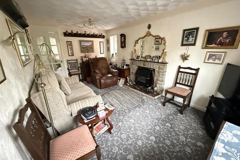 undefined, Chatsworth Drive, Burton-On-Trent DE13