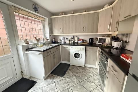 undefined, Chatsworth Drive, Burton-On-Trent DE13