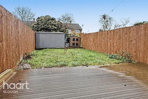 3 bedroom terraced house for sale, Perryman Way, Slough