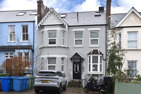 3 bedroom flat for sale, Flat 1, Overhill Road, London, SE22