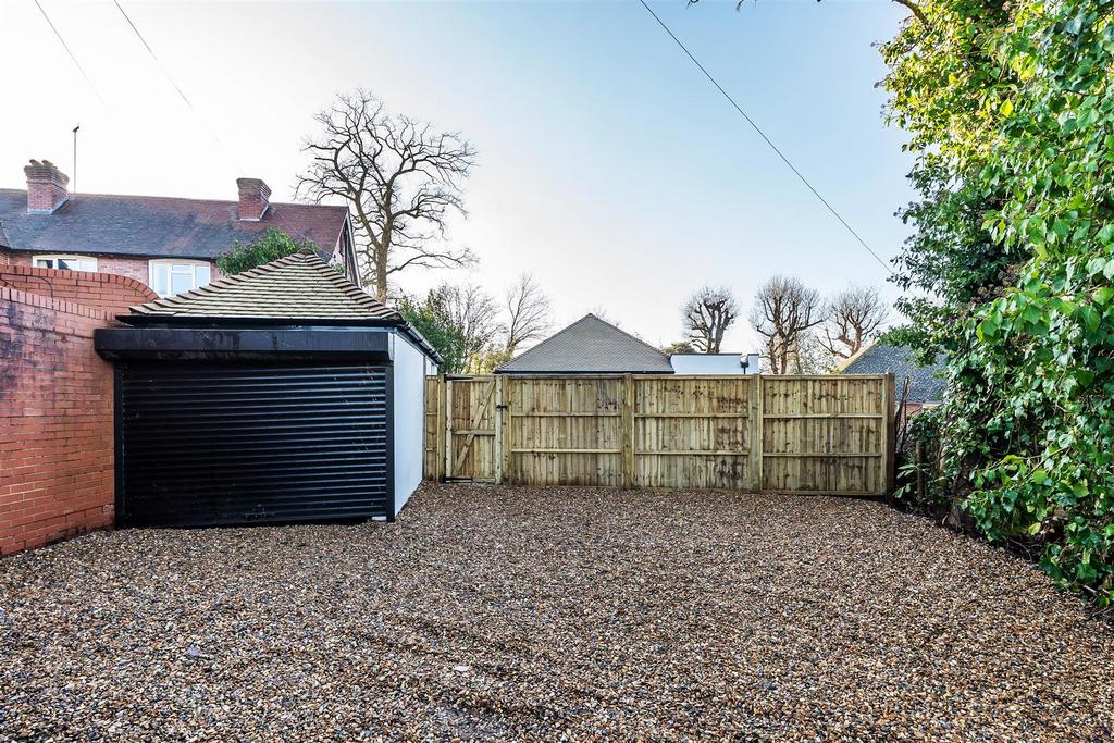 93-Hurst-Green-Road-31.jpg