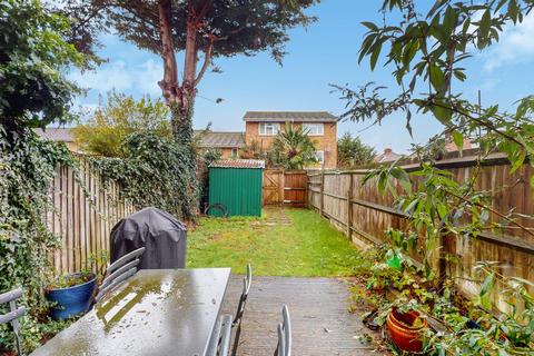 3 bedroom terraced house to rent, Marley Walk, London NW2