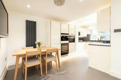 3 bedroom terraced house to rent, Marley Walk, London NW2