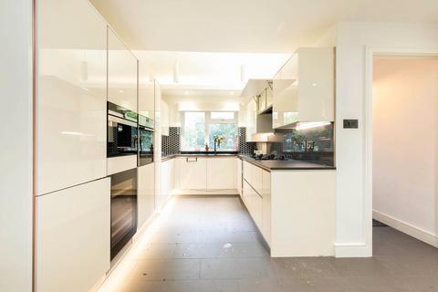 3 bedroom terraced house to rent, Marley Walk, London NW2