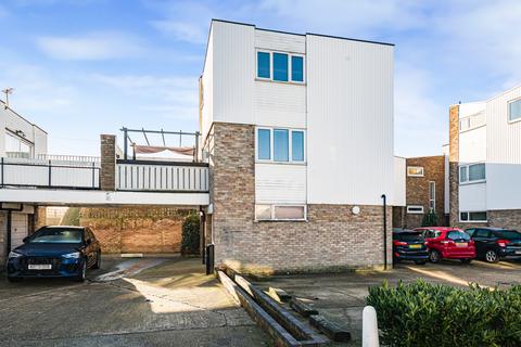 2 bedroom townhouse for sale, Quentin Court, Regency Walk, Croydon