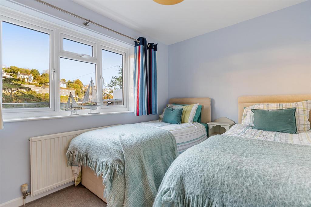 A10 - 73b South Ford Road, Dartmouth - 251120.jpg