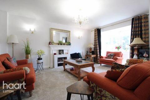 undefined, Lippitts Hill, Luton