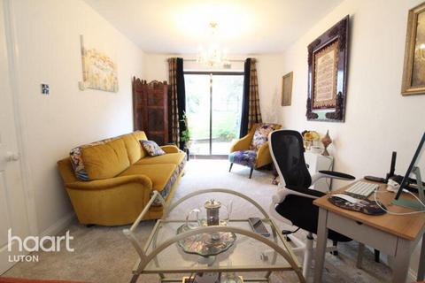 undefined, Lippitts Hill, Luton