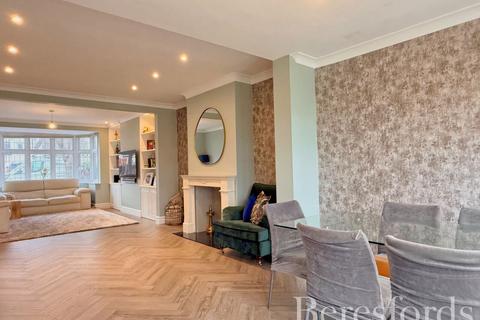 4 bedroom semi-detached house for sale, Elmhurst Drive, Hornchurch, RM11