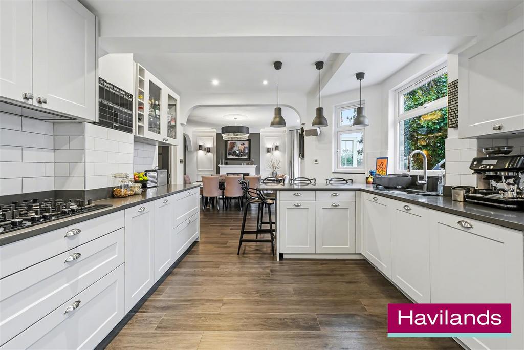 88 Woodland Way N21 3 PX-2.jpg