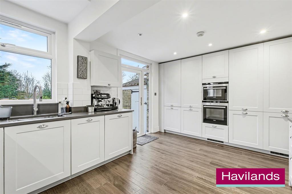88 Woodland Way N21 3 PX-21.jpg