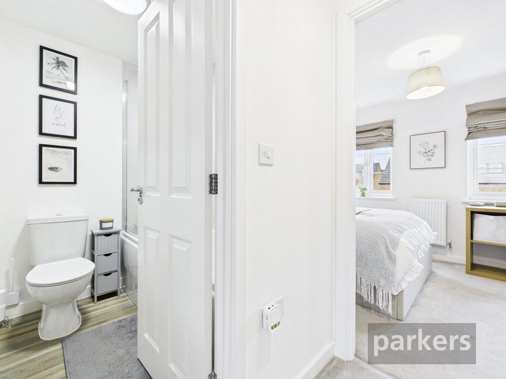 Bathroom/Hallway