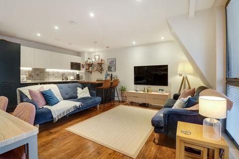 2 bedroom flat for sale, Littleworth Road, Esher, KT10