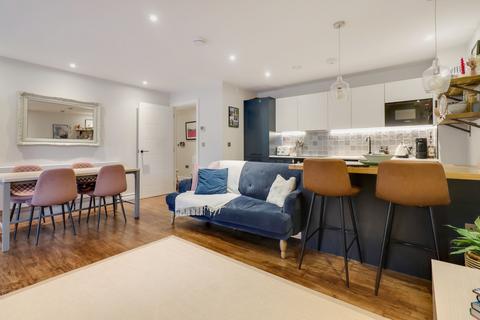 2 bedroom flat for sale, Littleworth Road, Esher, KT10