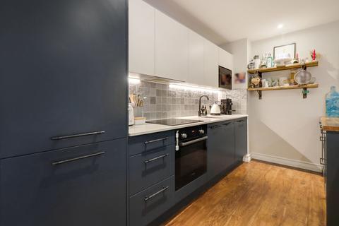 2 bedroom flat for sale, Littleworth Road, Esher, KT10