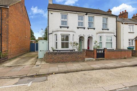 Buckingham Road, Aylesbury HP19